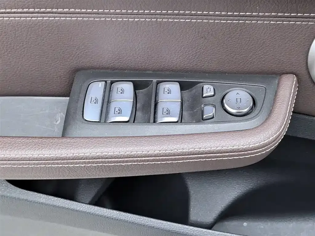 BMW 1 Series 2021 из CN, фото 10