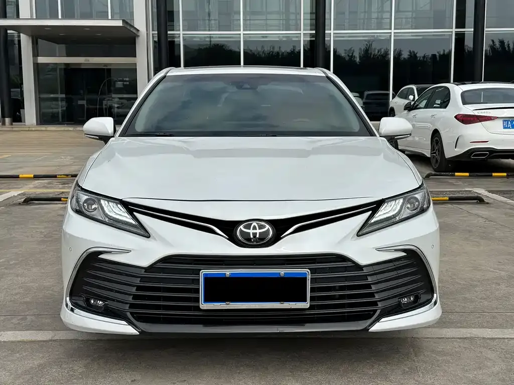Toyota Camry 2023 из CN, фото 2