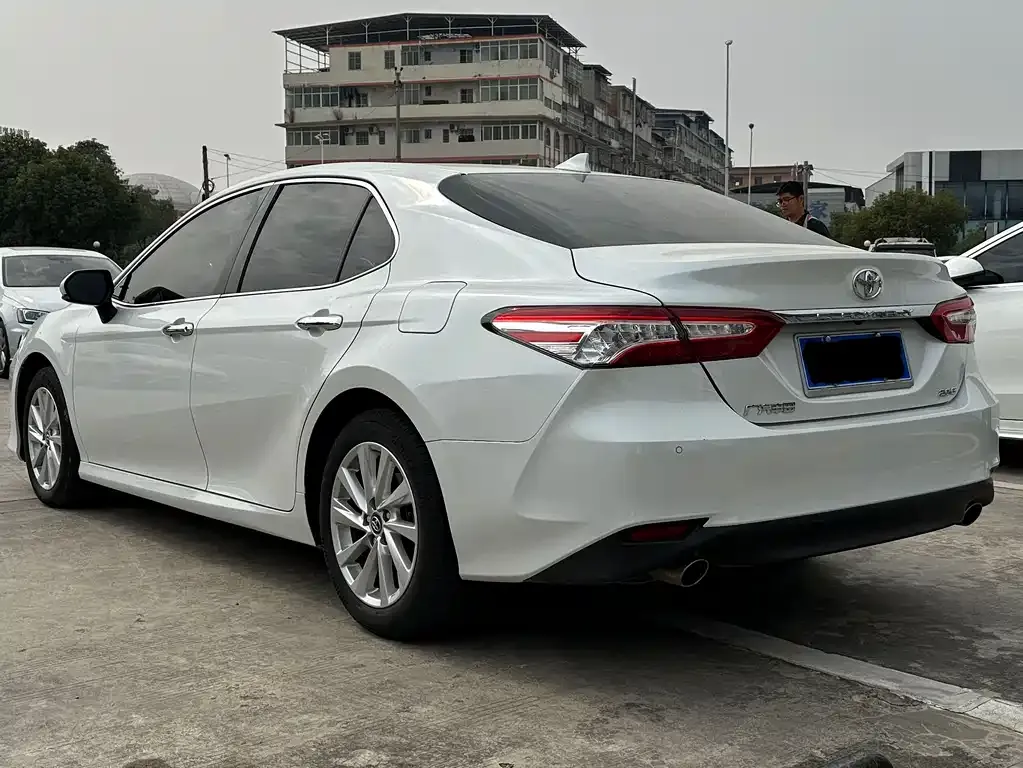 Toyota Camry 2023 из CN, фото 3