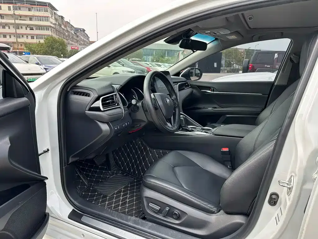 Toyota Camry 2023 из CN, фото 4
