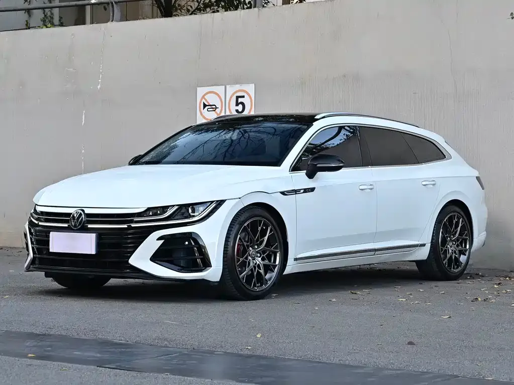 Volkswagen CC 2023 из CN, фото 1
