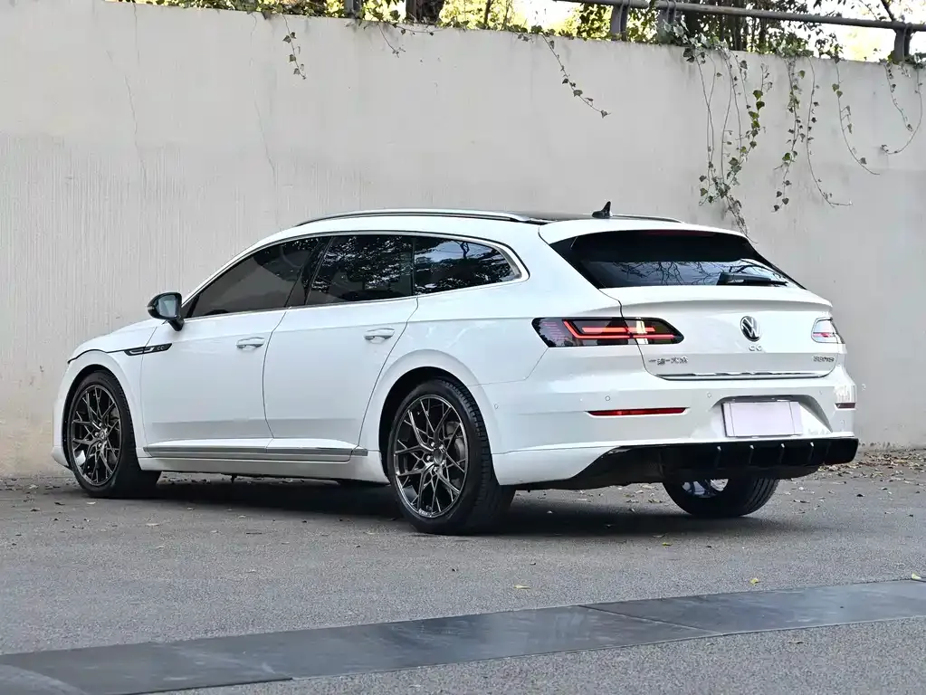 Volkswagen CC 2023 из CN, фото 10