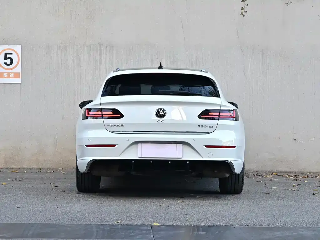 Volkswagen CC 2023 из CN, фото 8