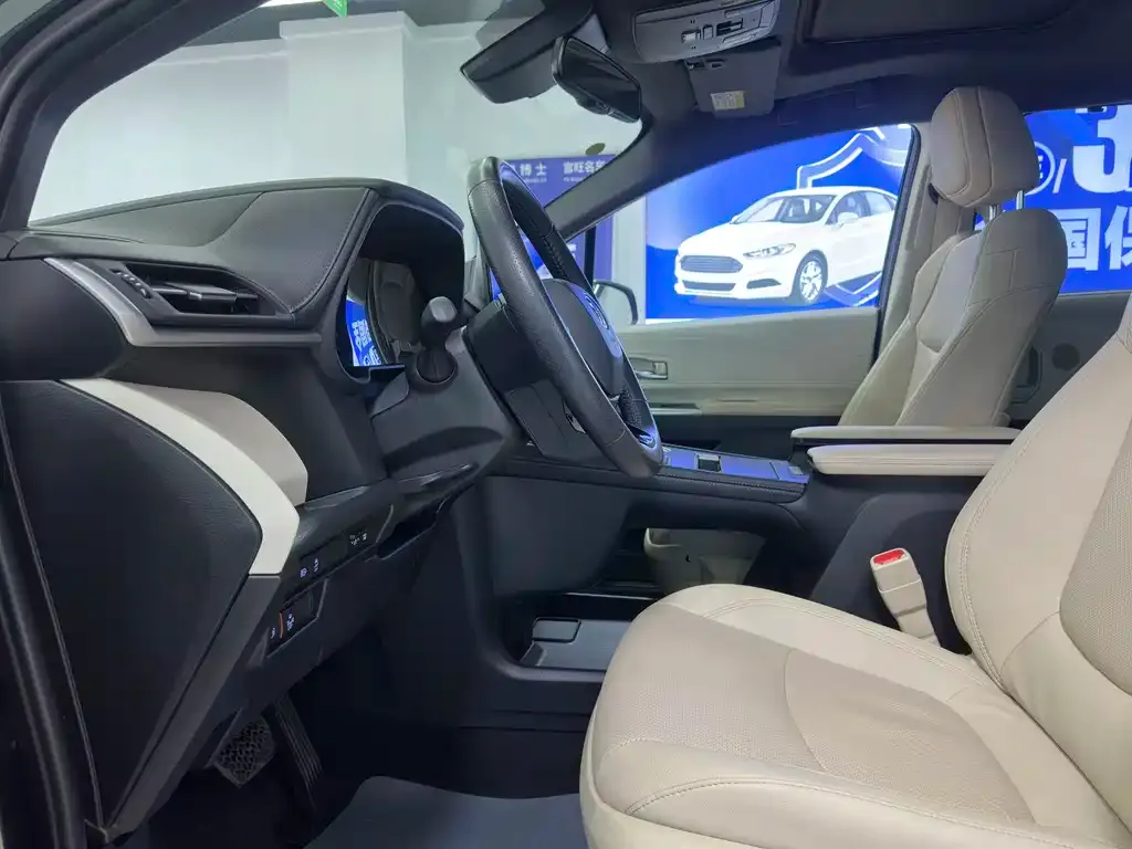 Toyota Sienna 2022 из CN, фото 10