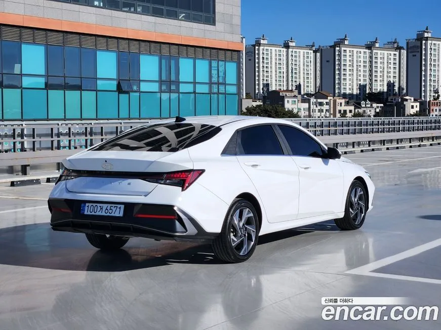 Hyundai AVANTE — фото 9