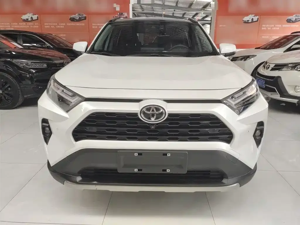 Toyota RAV4 — фото 3