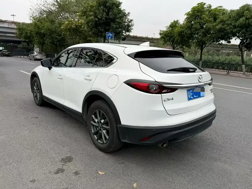 Mazda CX-4 2023 из CN, фото 8