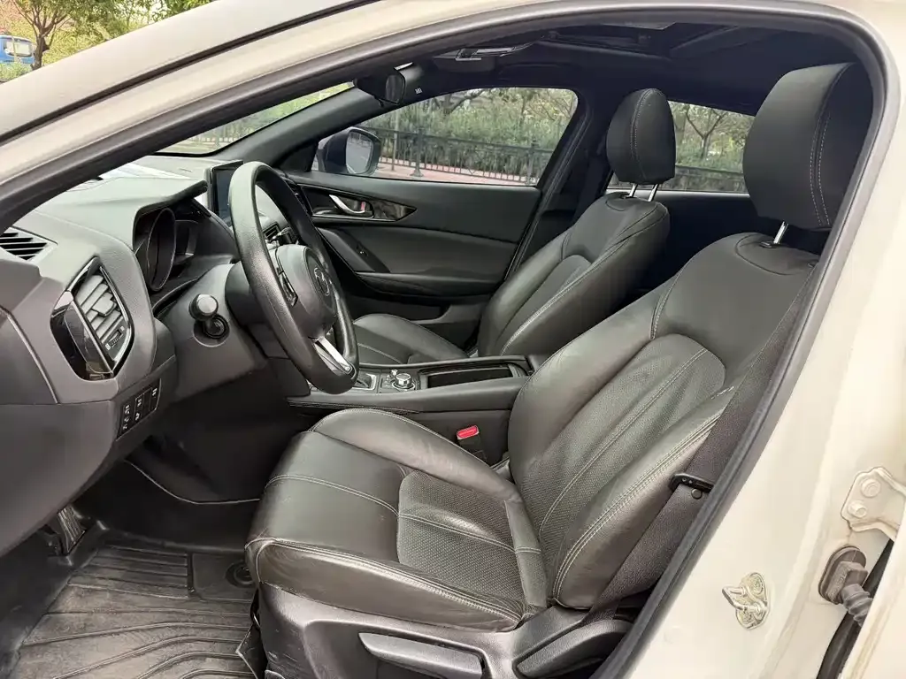 Mazda CX-4 2023 из CN, фото 5