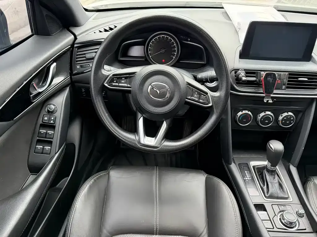 Mazda CX-4 2023 из CN, фото 2