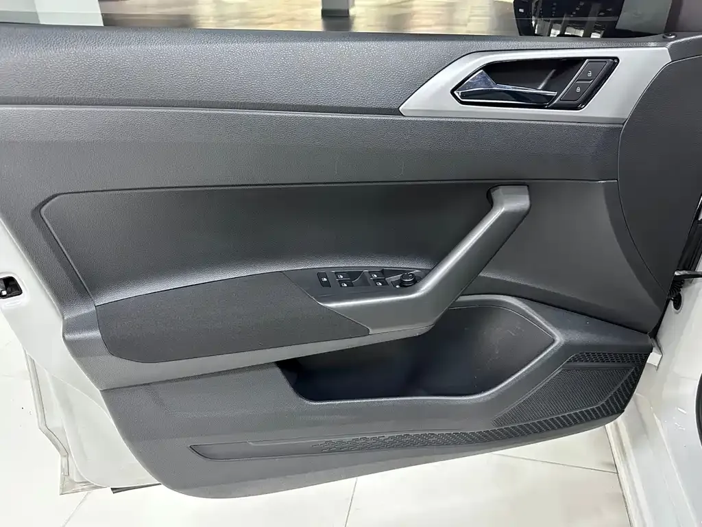 Volkswagen Polo 2021 из CN, фото 9