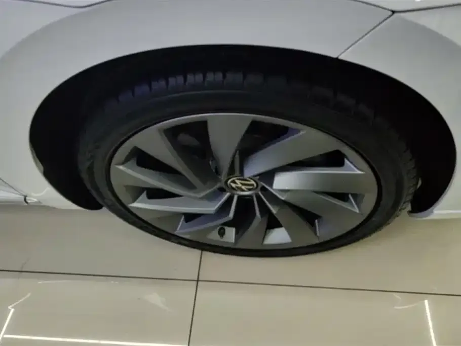 Volkswagen CC 2023 из CN, фото 10