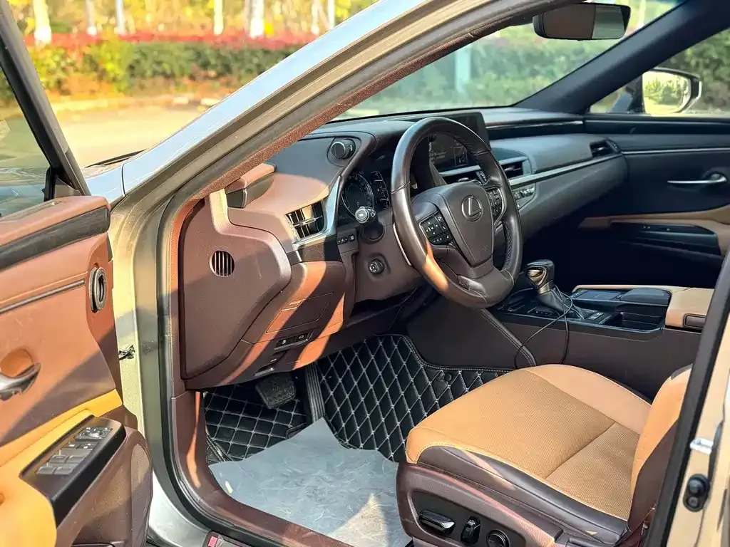 Lexus ES 2021 из CN, фото 8
