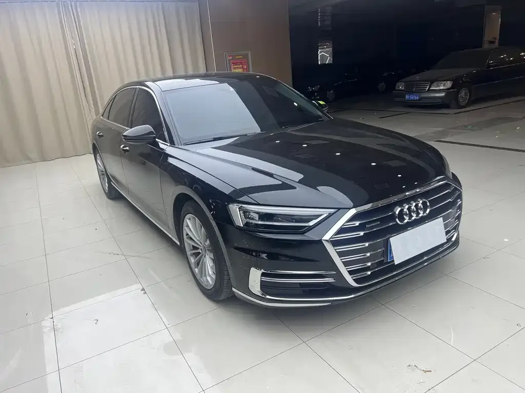 Audi A8 2022 из CN, фото 10