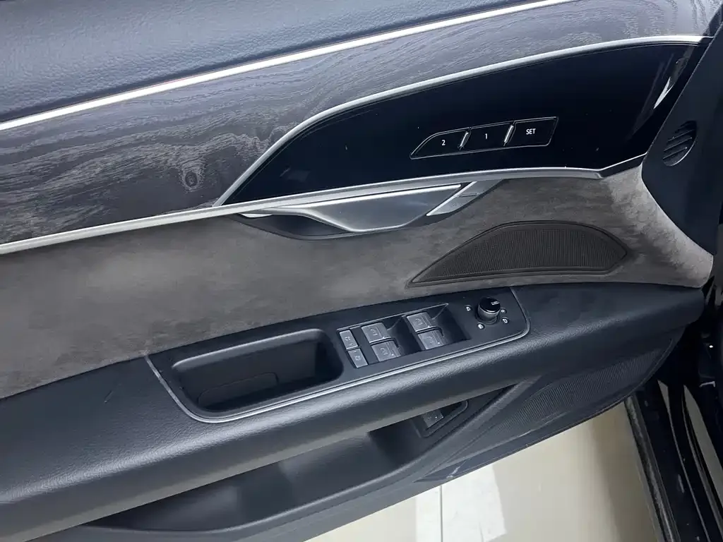 Audi A8 2022 из CN, фото 7