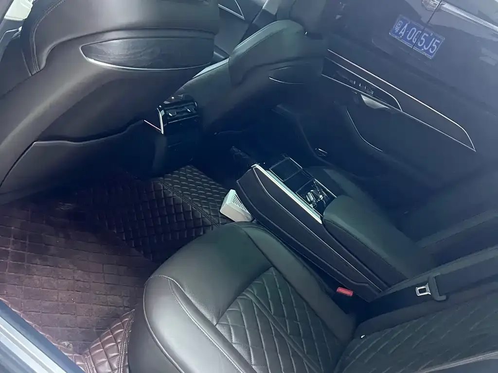 Audi A8 2022 из CN, фото 4
