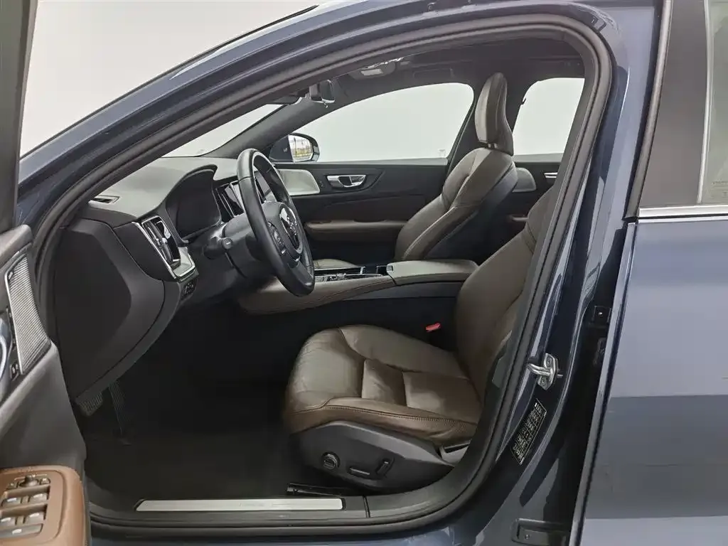Volvo S60 PHEV 2022 из CN, фото 9