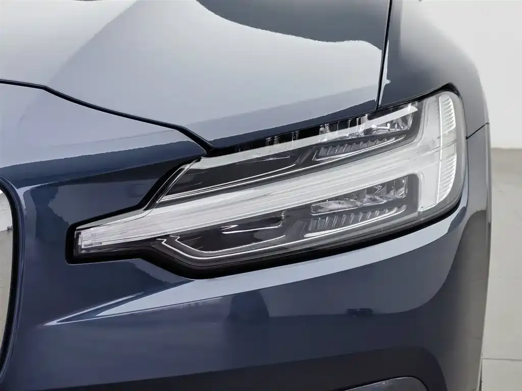 Volvo S60 PHEV 2022 из CN, фото 3