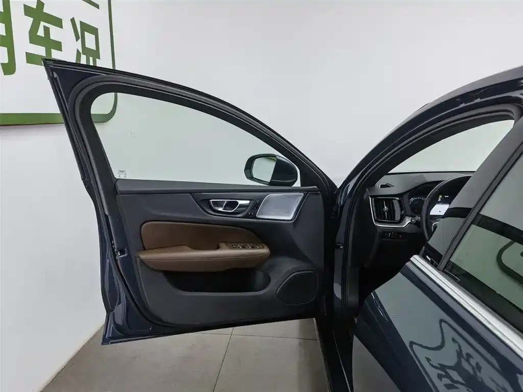 Volvo S60 PHEV 2022 из CN, фото 4