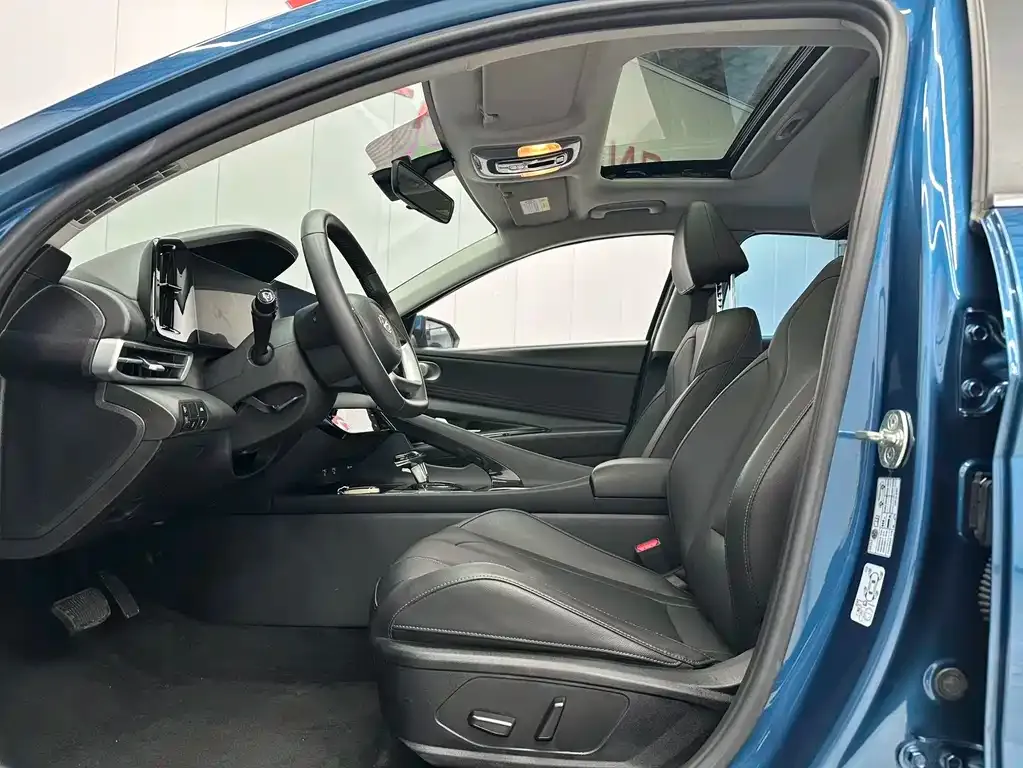 Hyundai Elantra 2022 из CN, фото 8