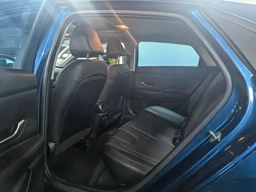 Hyundai Elantra 2022 из CN, фото 2