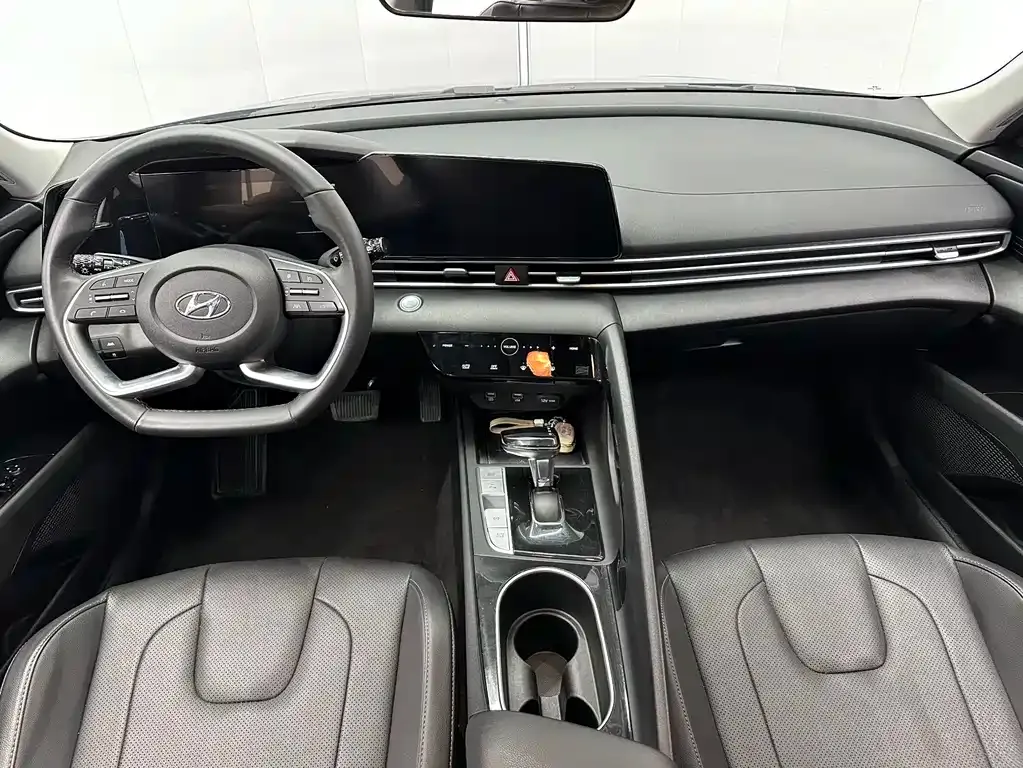 Hyundai Elantra 2022 из CN, фото 9