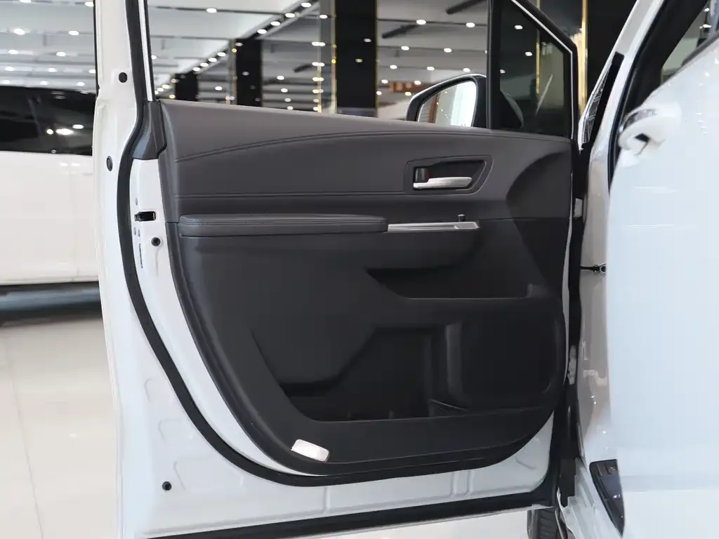 Toyota Sienna 2024 из CN, фото 3