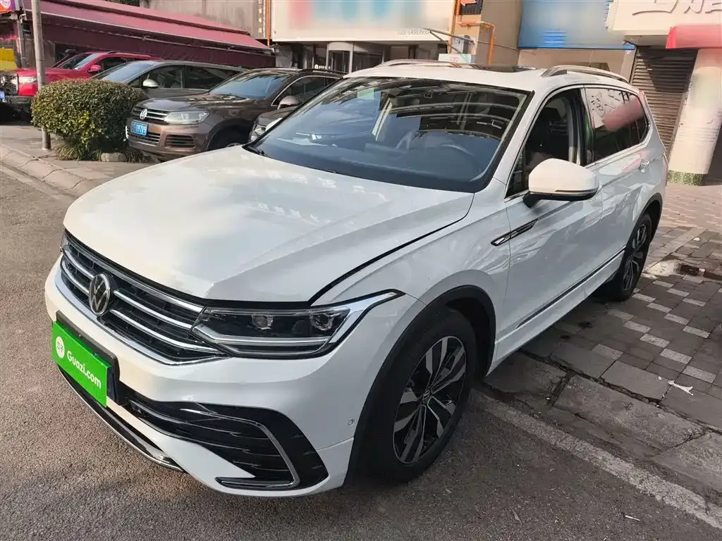Volkswagen Tiguan L 2023 из CN, фото 2