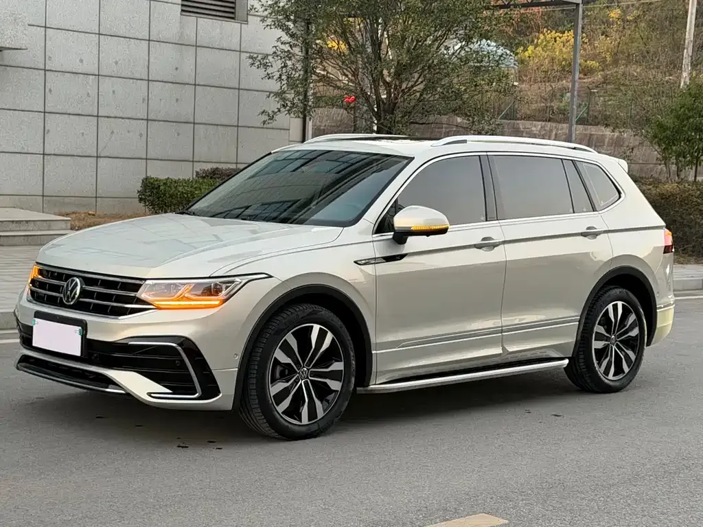 Volkswagen Tiguan L 2022 из CN, фото 1