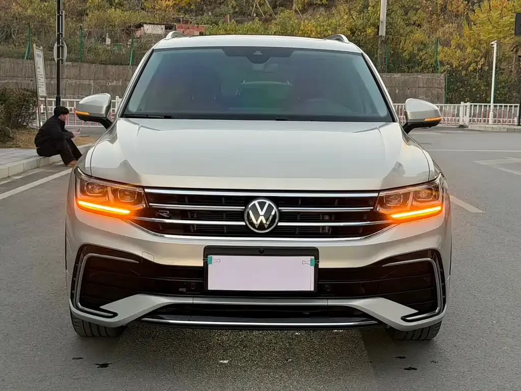 Volkswagen Tiguan L 2022 из CN, фото 2