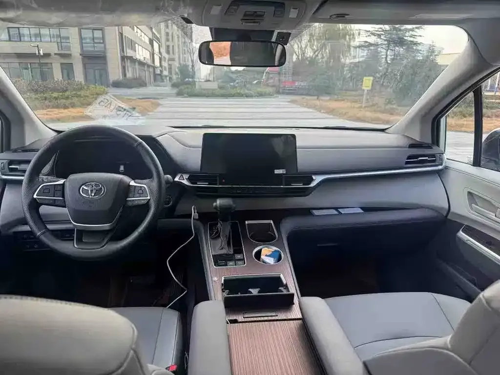 Toyota Granvia 2025 из CN, фото 3