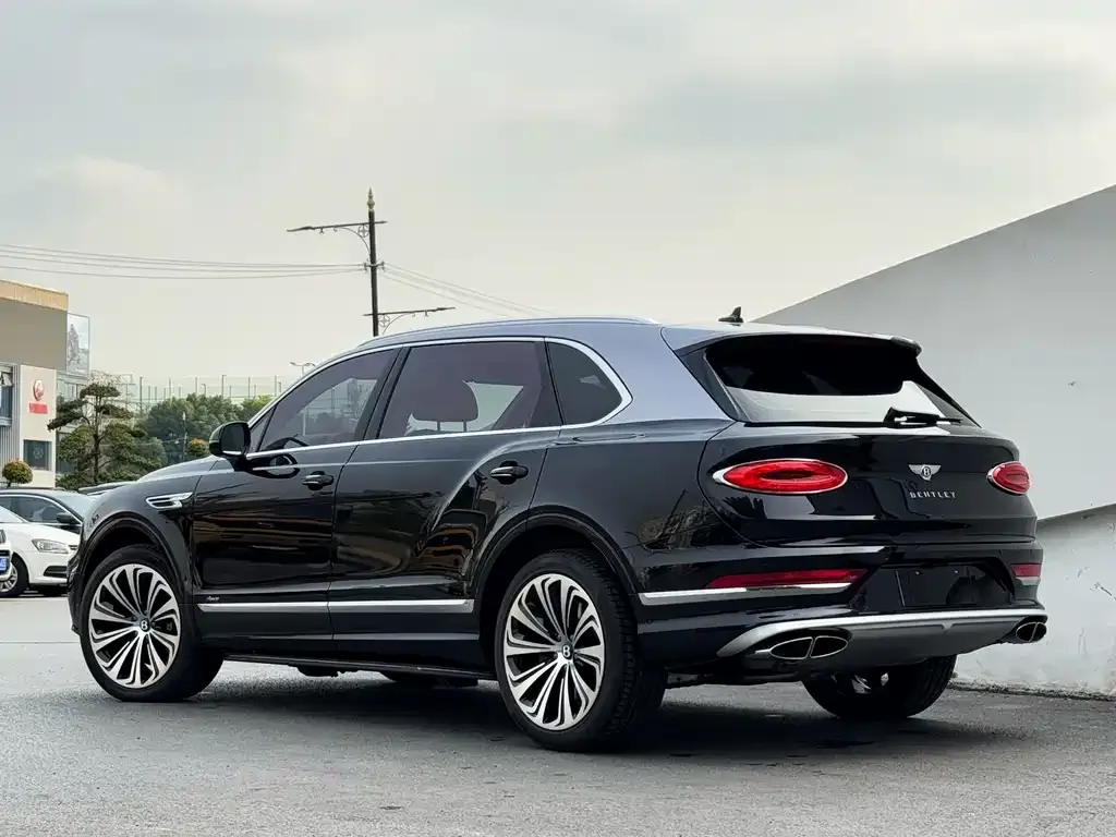 Bentley Bentayga 2023 из CN, фото 7