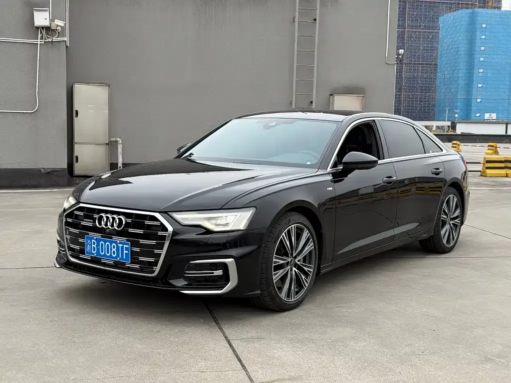 Audi A6L — фото 1