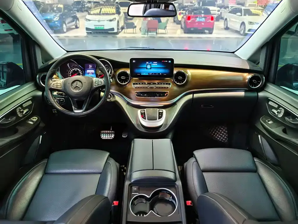Mercedes-Benz V-Class 2024 из CN, фото 4