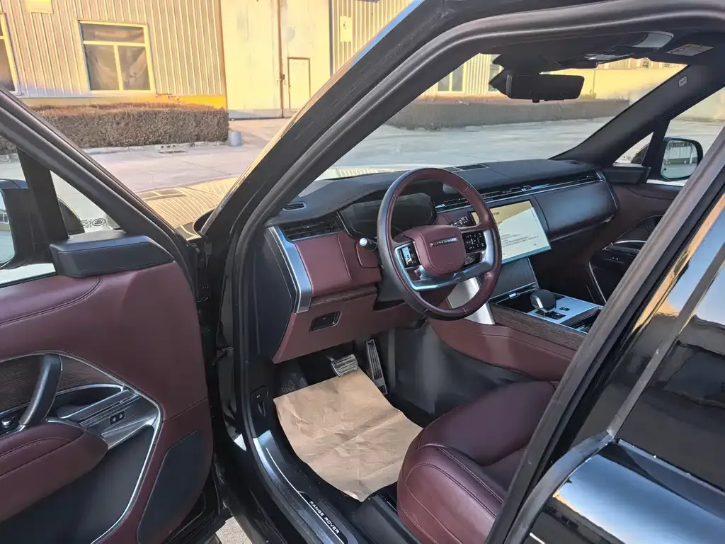 Land Rover Range Rover 2025 из CN, фото 2