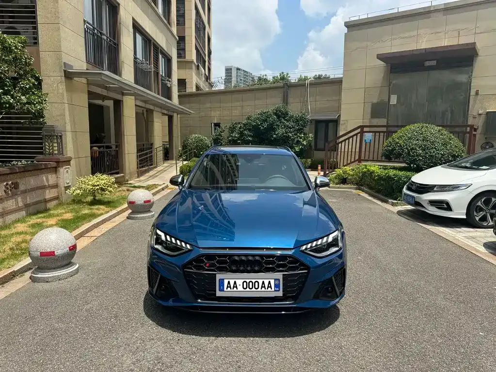 Audi S4 2024 из CN, фото 5