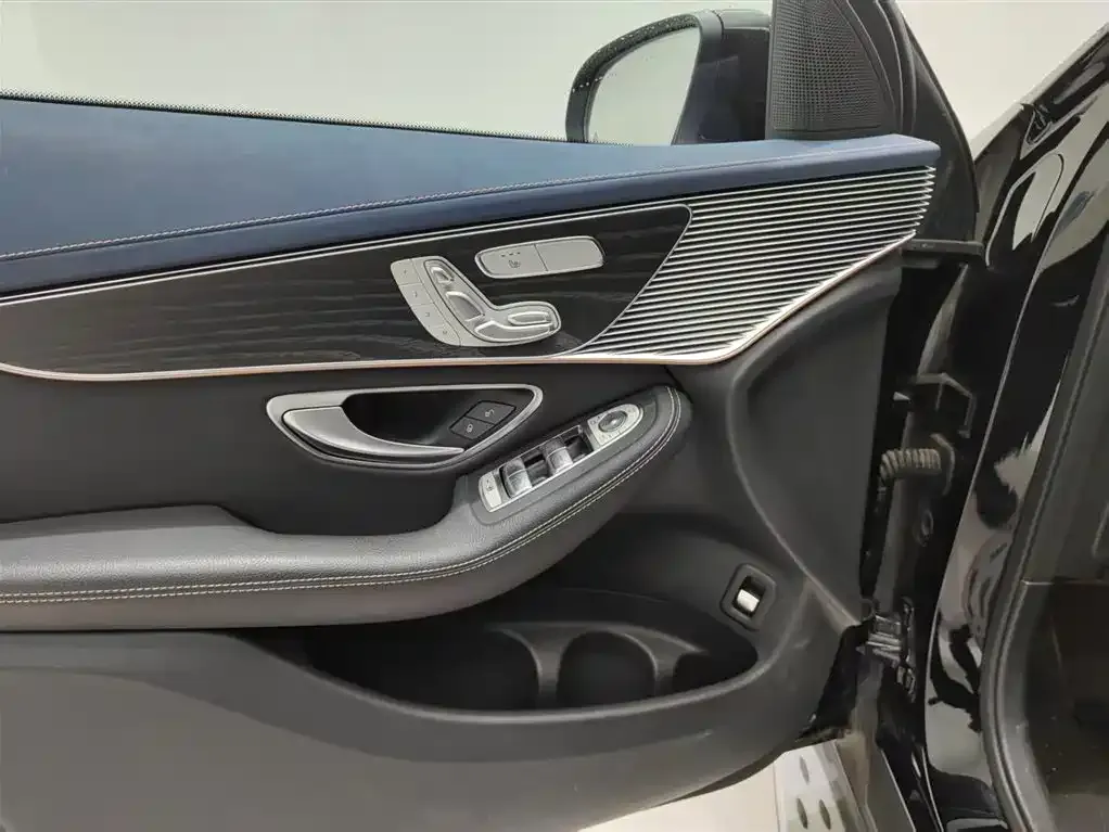 Mercedes-Benz EQC 2023 из CN, фото 10