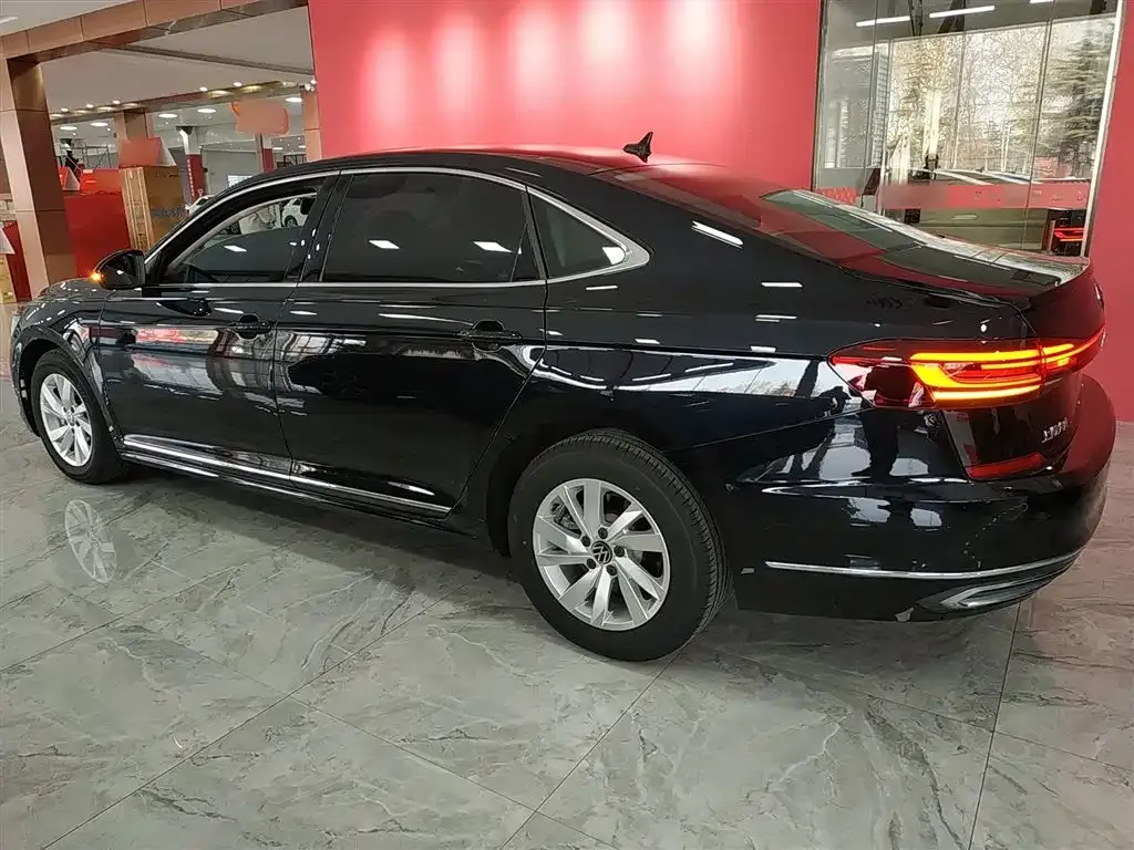 Volkswagen Passat 2023 из CN, фото 5