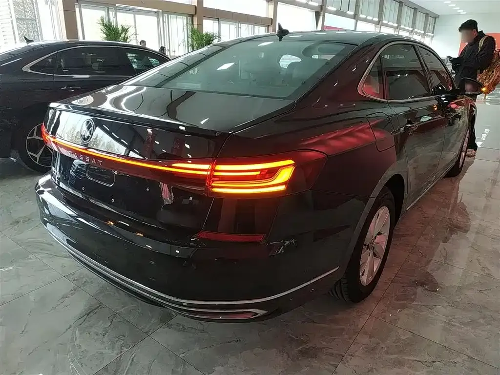 Volkswagen Passat 2023 из CN, фото 10