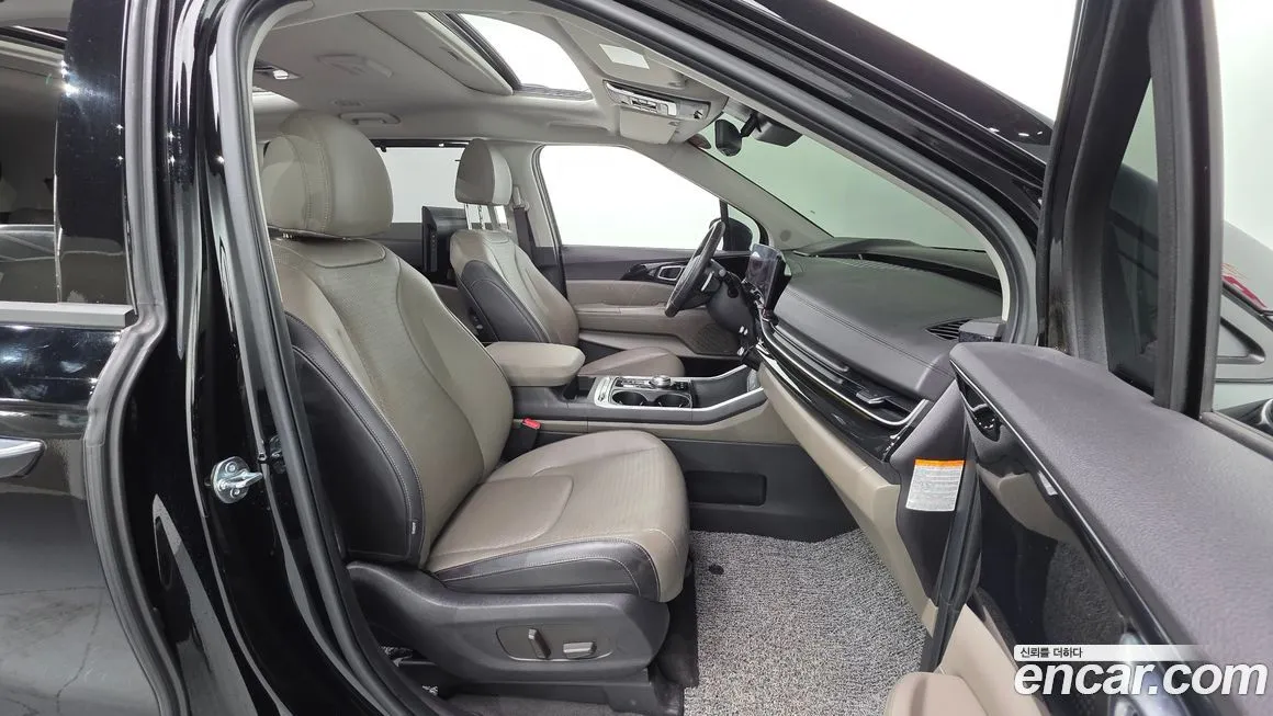 Kia Carnival — фото 10