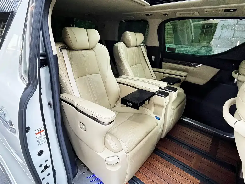 Toyota Vellfire 2021 из CN, фото 8