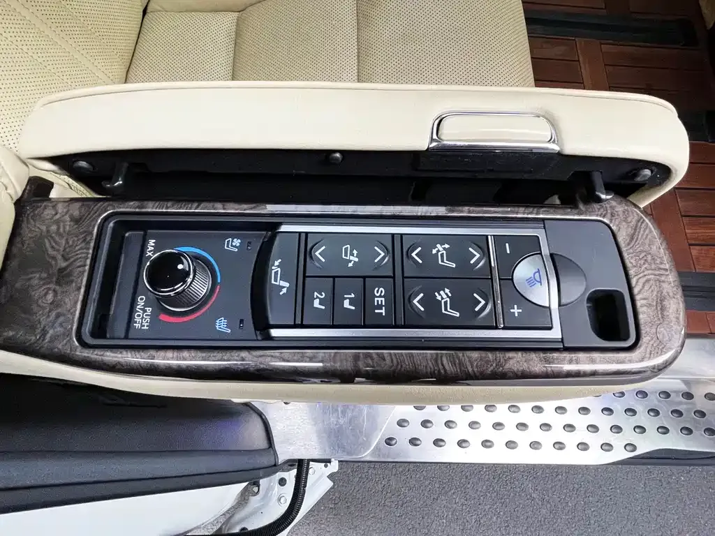 Toyota Vellfire 2021 из CN, фото 3