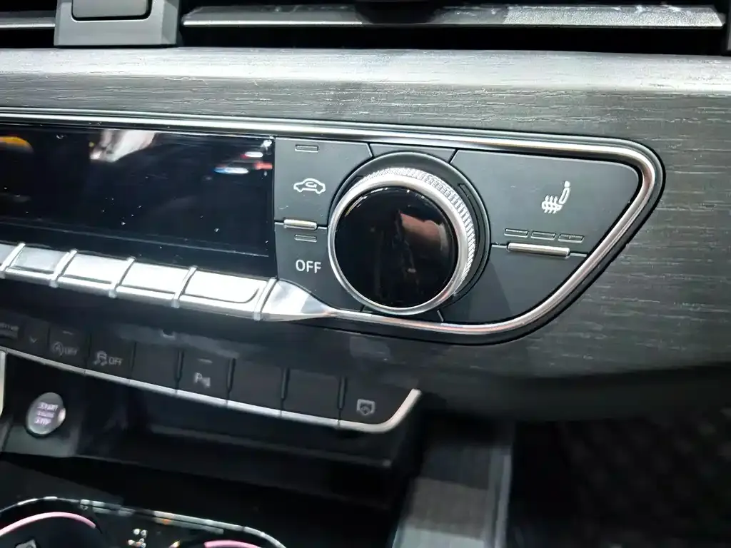 Audi A4L 2024 из CN, фото 10