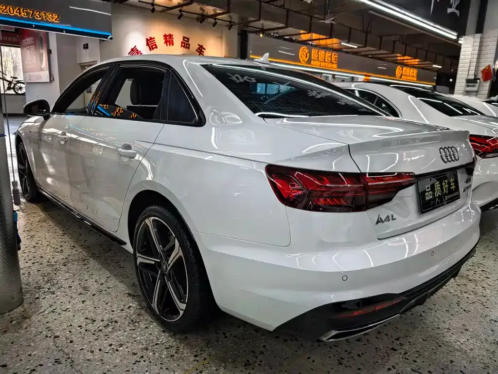 Audi A4L 2024 из CN, фото 2