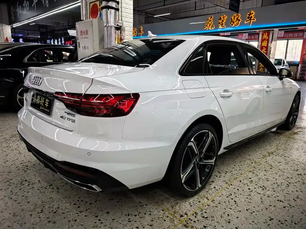 Audi A4L 2024 из CN, фото 7