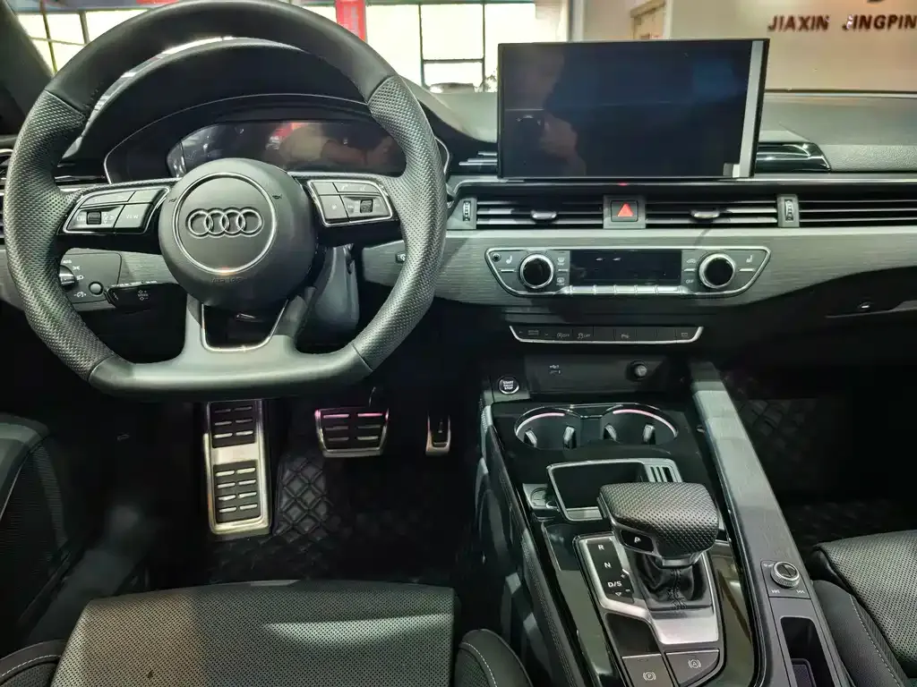 Audi A4L 2024 из CN, фото 5