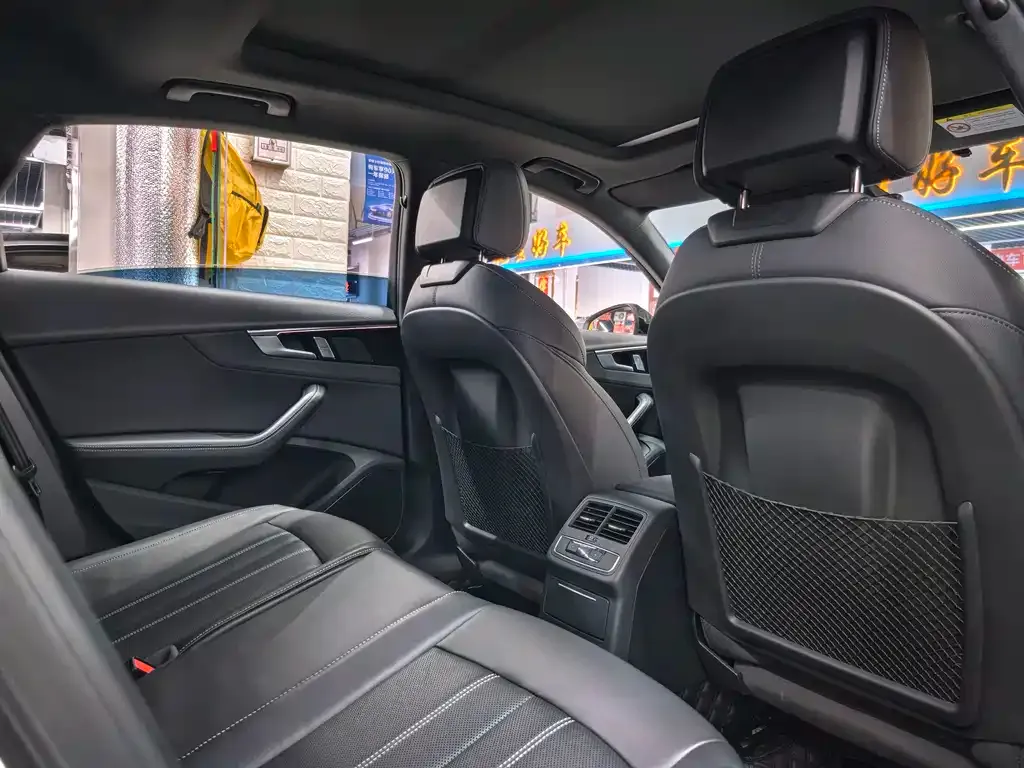 Audi A4L 2024 из CN, фото 4