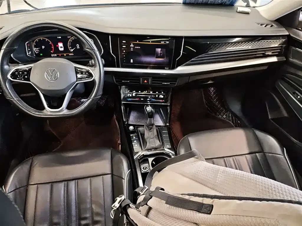 Volkswagen Passat 2023 из CN, фото 8