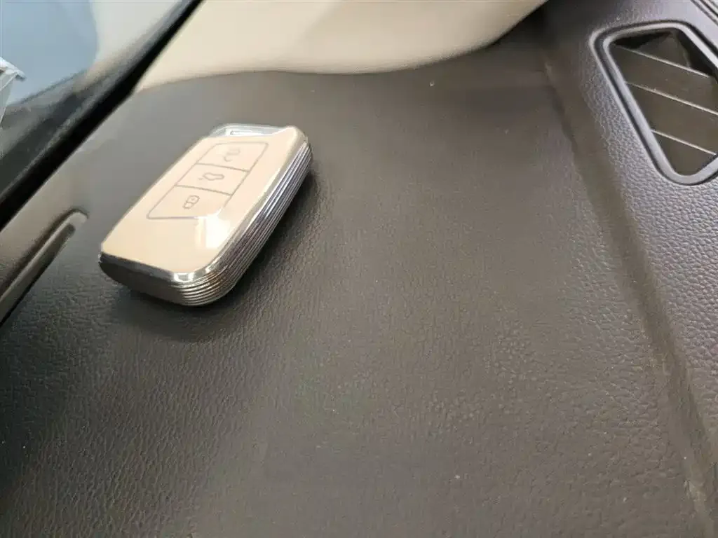 Volkswagen Passat 2023 из CN, фото 4