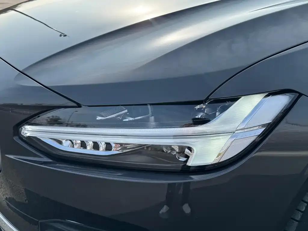 Volvo S90 — фото 3
