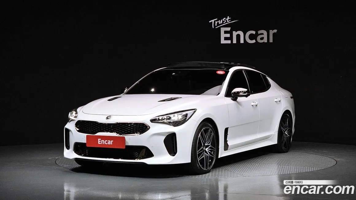 Kia Stinger — фото 1